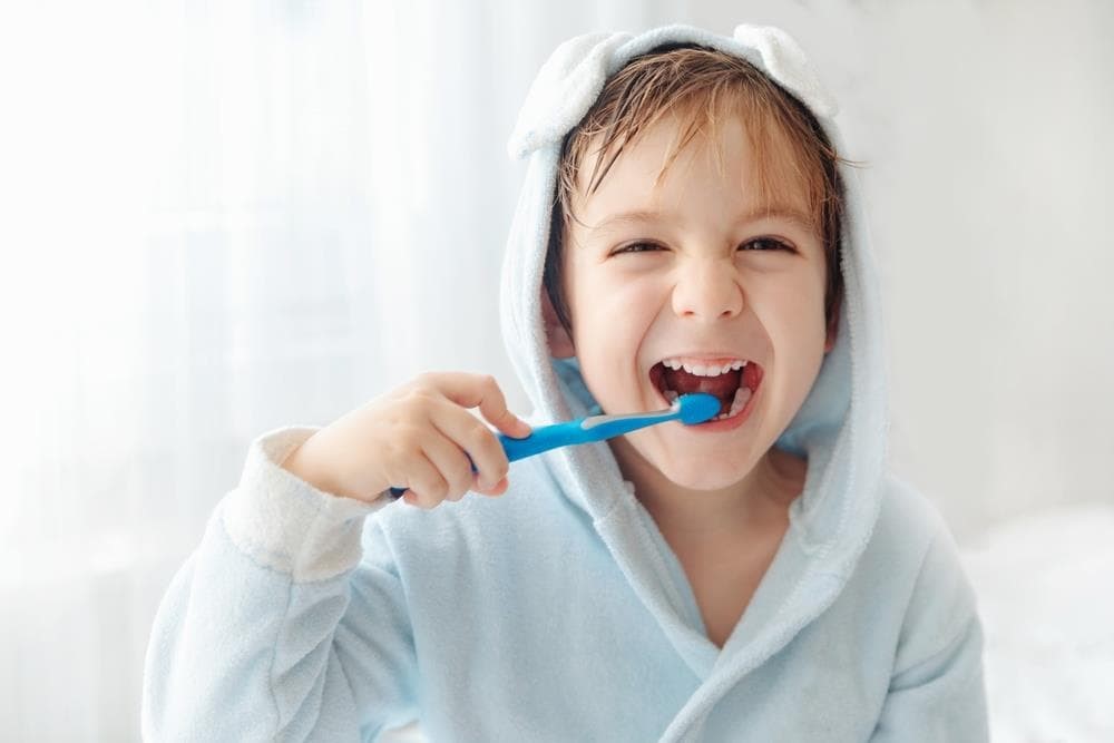 Consejos de nuestros especialistas para prevenir las caries en niños y adultos