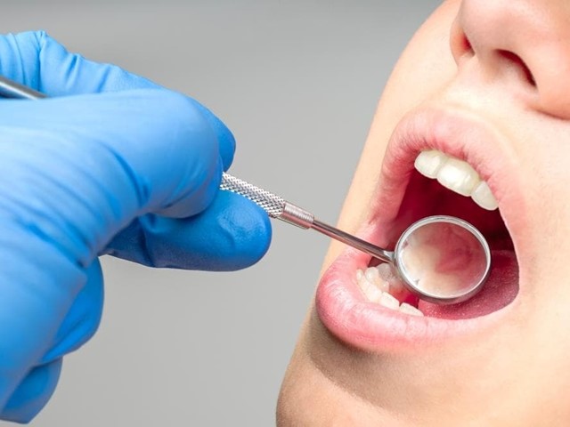 ¿Qué es la periodoncia y por qué es crucial para la salud de tus encías?